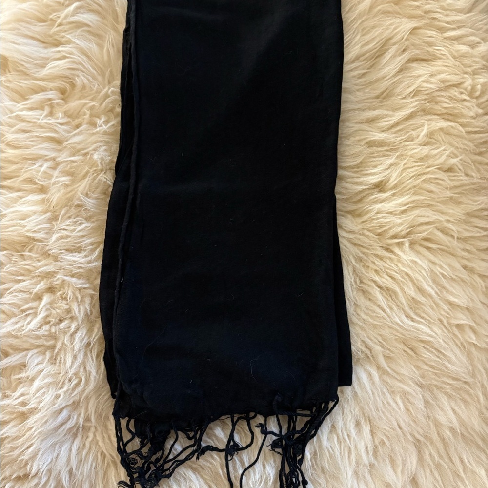 Forever 21 Black Knit Fringe Scarf
